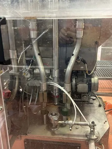 Monobloco Procomac Filling Monoblock Procom Usada — linha de engarrafamento usada para Filling Monoblocks