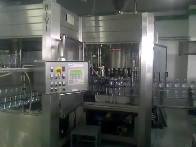 Monobloco Rivi filling monoblock Rivi P Usada — linha de engarrafamento usada para Filling Monoblocks