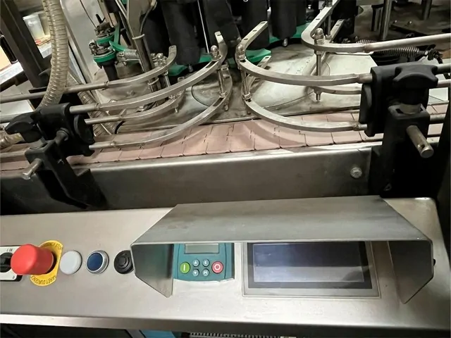 Monobloco T.E.M filling monoblock T.E.M Usada — linha de engarrafamento usada para Filling Monoblocks