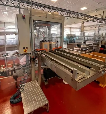 Inseridor de Colmeias Bortolin Kemo Hives Inserter Bortolin- Usada — linha de engarrafamento usada para Hive Inserters