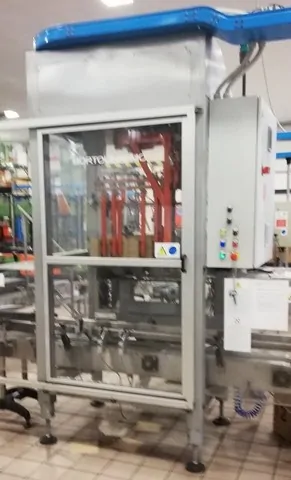 Inseridor de Colmeias Bortolin Kemo Hives Inserter Bortolin- Usada — linha de engarrafamento usada para Hive Inserters