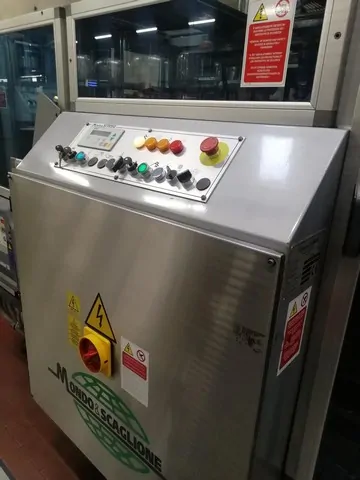 Inseridor de Colmeias Mondo & Scaglione Hives Inserter Mondo&Sca Usada — linha de engarrafamento usada para Hive Inserters