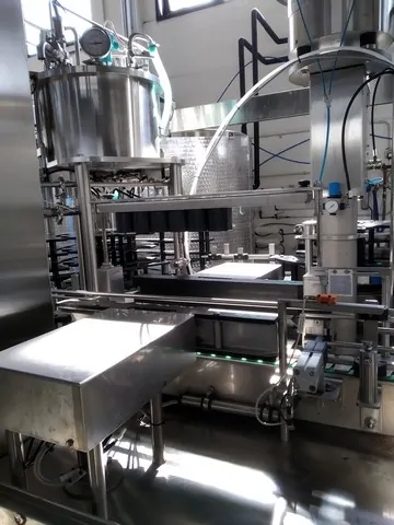Used Isobaric Filling Monoblock Comac 6.6.1.C photo 2