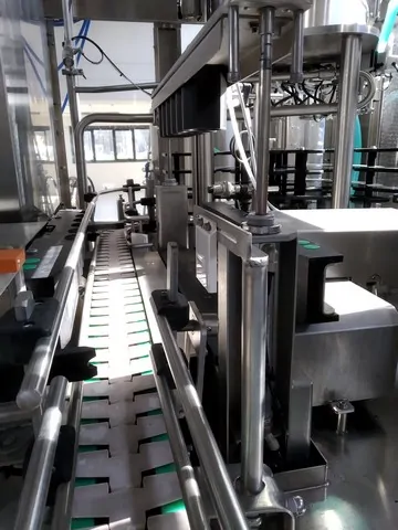 Used Isobaric Filling Monoblock Comac 6.6.1.C photo 3