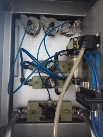 Monobloco Simonazzi isobaric filling monoblo Usada — linha de engarrafamento usada para Filling Monoblocks