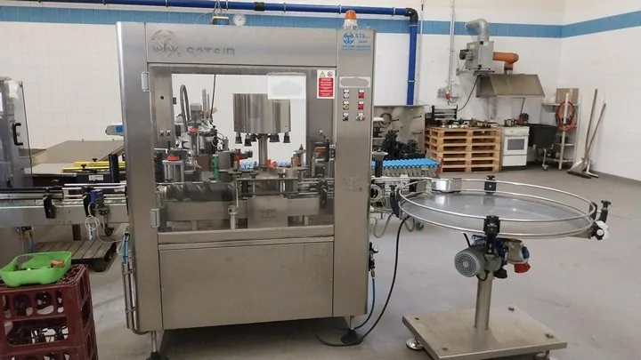 Rotuladora STS Labeller 2016 STS 5.000 Usada — linha de engarrafamento usada para Labellers