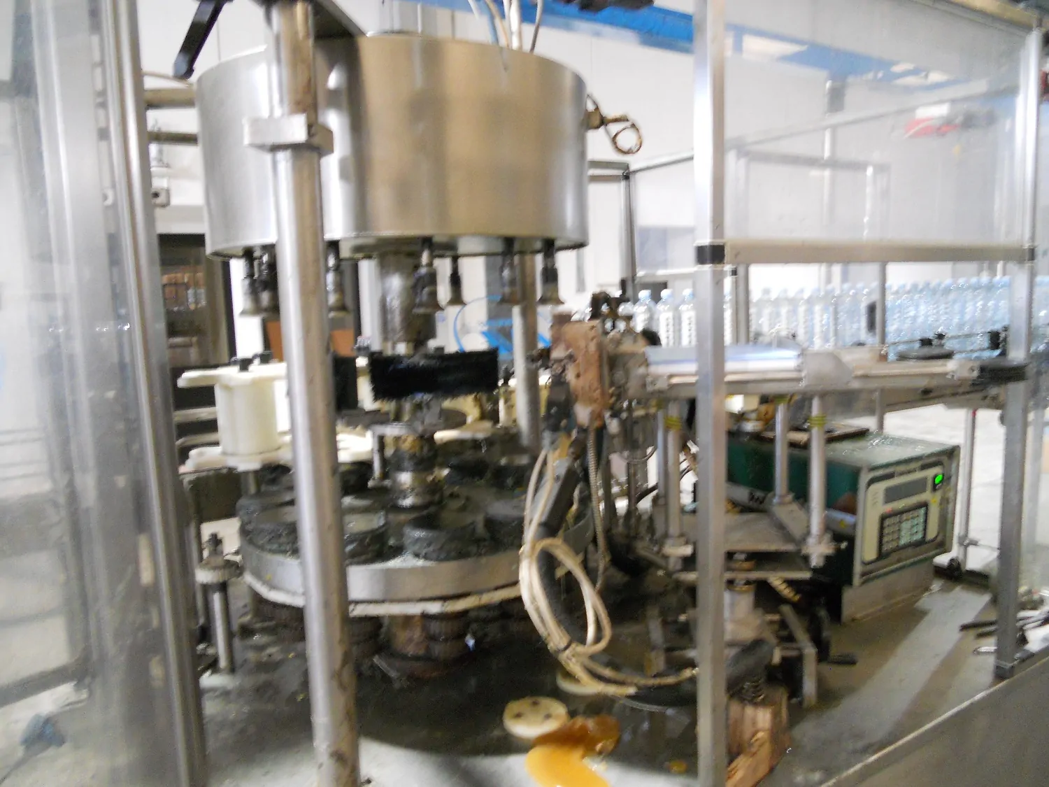 Rotuladora Ave labeller Ave Hotmelt 10. Usada — linha de engarrafamento usada para Labellers