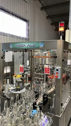 Rotuladora BRB labeller BRB 4.200 bph Usada — linha de engarrafamento usada para Labellers