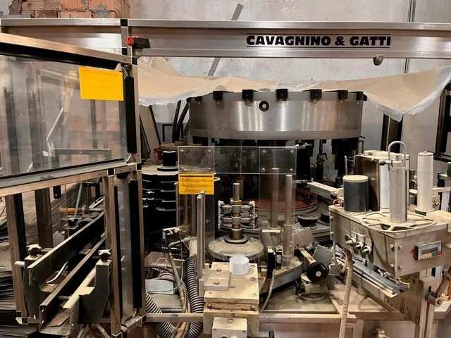 Rotuladora Cavagnino & Gatti labeller Cavagnino&Gatti Usada — linha de engarrafamento usada para Labellers