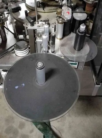 Used labeller Cavagnino&Gatti 16t.4s.4e adhesive — used labellers