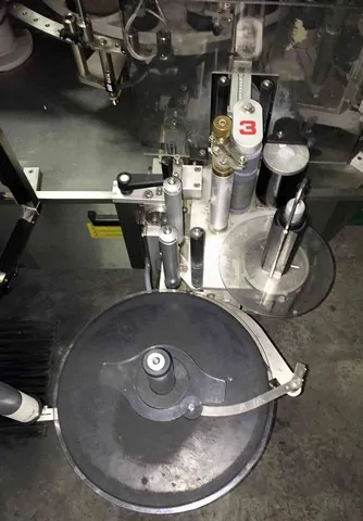 Used labeller Cavagnino&Gatti 16t.4s.4e adhesive photo 6