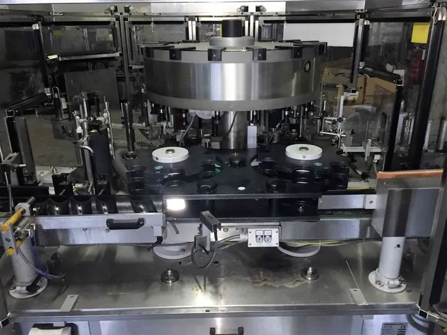 Used labeller Cavagnino&Gatti 16t.4s.4e adhesive photo 8