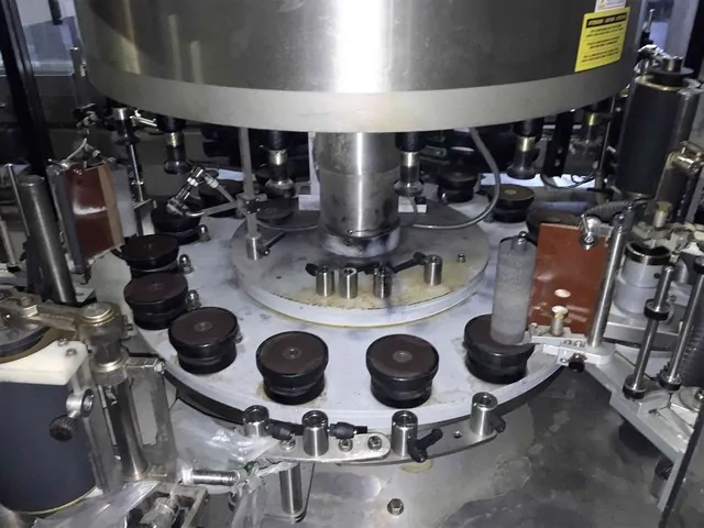 Used labeller Cavagnino&Gatti 16t.4s.4e adhesive photo 9
