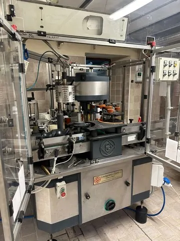 Rotuladora Cavagnino & Gatti labeller Cavagnino&Gatti Usada — linha de engarrafamento usada para Labellers