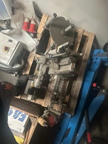 Rotuladora Cavagnino & Gatti Labeller Cavagnino&Gatti Usada — linha de engarrafamento usada para Labellers