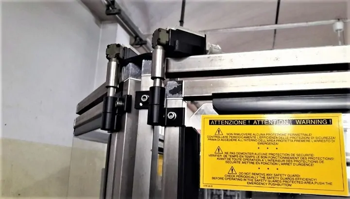 Rotuladora Cavagnino & Gatti labeller Cavagnino&Gatti Usada — linha de engarrafamento usada para Labellers