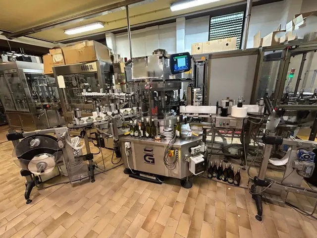 Rotuladora Cavagnino & Gatti Labeller Cavagnino&Gatti Usada — linha de engarrafamento usada para Labellers