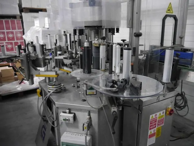 Rotuladora Cavagnino & Gatti labeller Cavagnino&Gatti Usada — linha de engarrafamento usada para Labellers