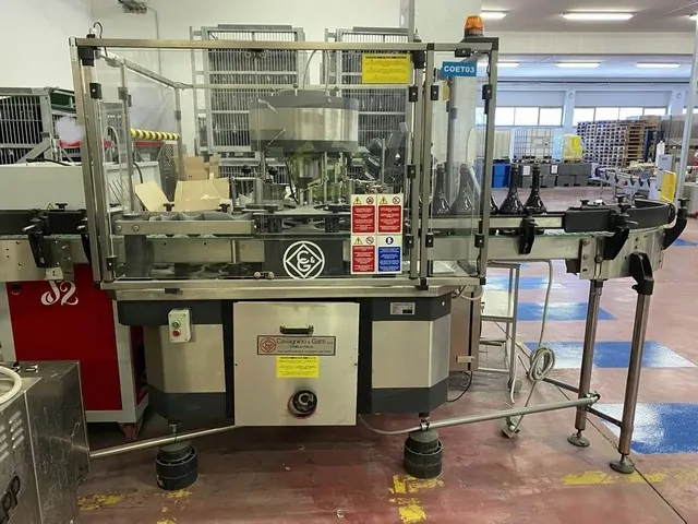 Used labeller Cavagnino&Gatti adhesive 2.000 bph photo 2