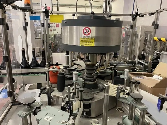 Used labeller Cavagnino&Gatti adhesive 2.000 bph photo 4