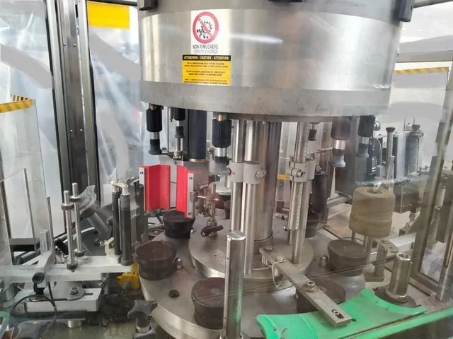 Rotuladora Cavagnino & Gatti labeller Cavagnino&Gatti Usada — linha de engarrafamento usada para Labellers