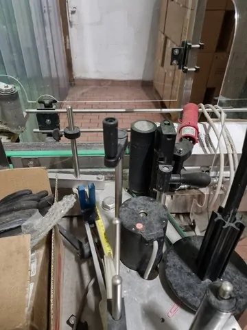 Used labeller Enos base 1.000 bph — used labellers for sale