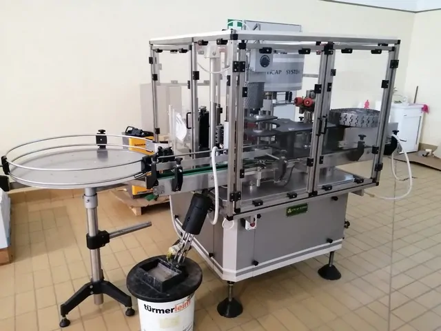 Rotuladora Eticap System labeller Eticap System 2 Usada — linha de engarrafamento usada para Labellers