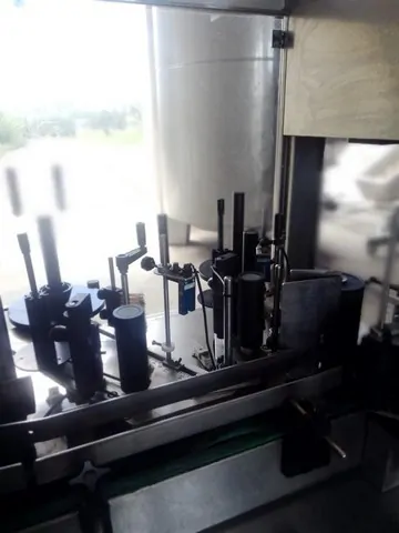 Rotuladora Gierre labeller Gierre adhesive Usada — linha de engarrafamento usada para Labellers