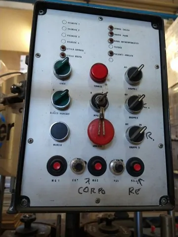 Rotuladora Keber labeller Keber adhesive Usada — linha de engarrafamento usada para Labellers