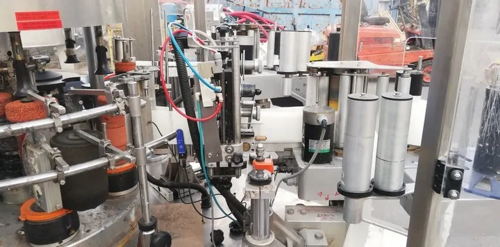 Used labeller Kosme 6t 3s 6.000 bph — used labellers