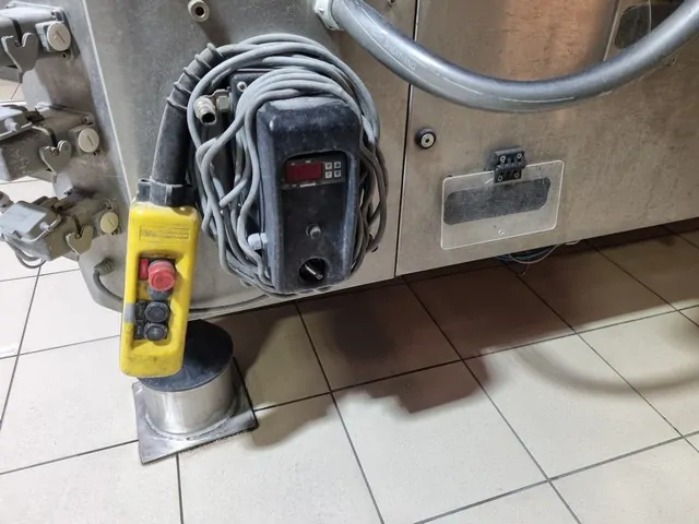Used Labeller kosme Adhesive 12.000 bph photo 6