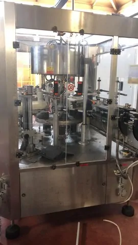 Rotuladora Kosme labeller Kosme Extra Adh Usada — linha de engarrafamento usada para Labellers