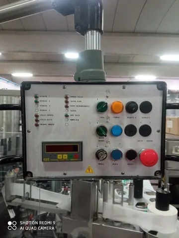 Rotuladora Kosme labeller Kosme Star 720 Usada — linha de engarrafamento usada para Labellers