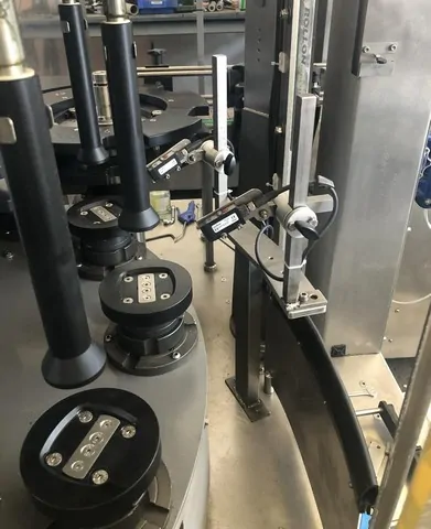 Rotuladora Krones labeller Krones Bonamati Usada — linha de engarrafamento usada para Labellers