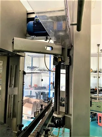 Rotuladora Kube labeller Kube adhesive 1 Usada — linha de engarrafamento usada para Labellers