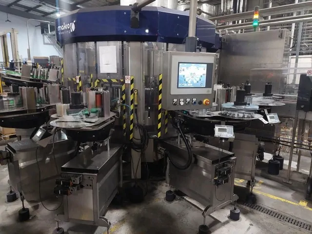 Rotuladora Makro labeller Makro Mak 5 adh Usada — linha de engarrafamento usada para Labellers