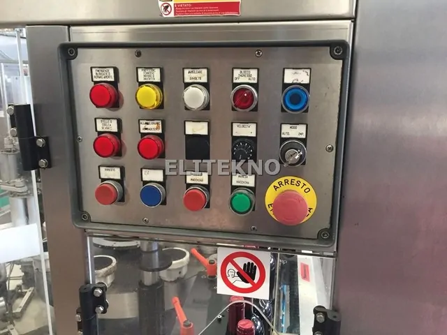 Used labeller Newtec adhesive 6.000 bph photo 3