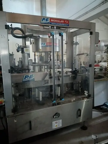 Rotuladora P.E. Labeller P.E. Master M/S Usada — linha de engarrafamento usada para Labellers