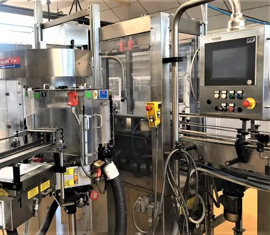 Rotuladora P.E. labeller P.E. Modular fi Usada — linha de engarrafamento usada para Labellers