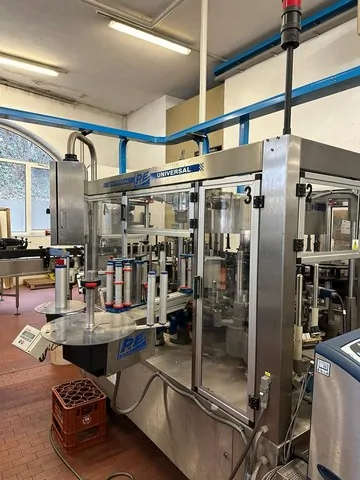 Rotuladora P.E. labeller P.E. Universal/ Usada — linha de engarrafamento usada para Labellers