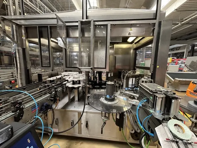 Used labeller Sacmi Roll-Fed Opera 20.000 bph — used labellers for sale