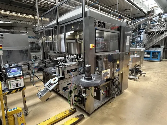 Used labeller Sacmi Roll-Fed Opera 20.000 bph photo 2
