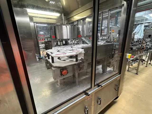 Used labeller Sacmi Roll-Fed Opera 20.000 bph photo 3