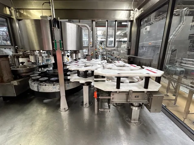 Used labeller Sacmi Roll-Fed Opera 20.000 bph photo 4