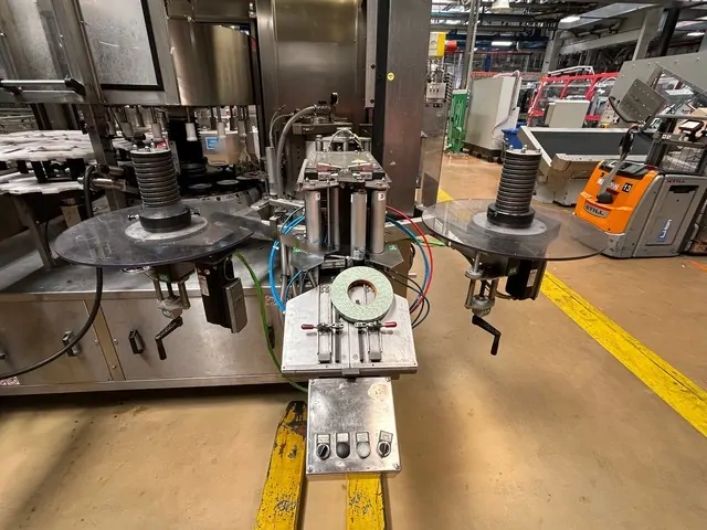 Used labeller Sacmi Roll-Fed Opera 20.000 bph photo 7