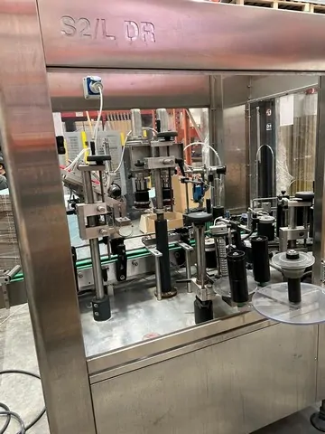 Rotuladora STS labeller STS adhesive 1. Usada — linha de engarrafamento usada para Labellers