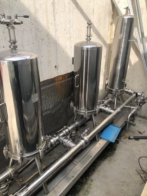 Microfiltração de Vinho Unknown Microfiltration 8.000 L/ Usada — linha de engarrafamento usada para Wine Microfiltration