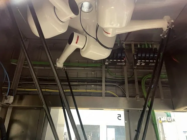 Encartonadeira Buhmann Pac Solution Packer Monoblock Buhmann Usada — linha de engarrafamento usada para Case Packers