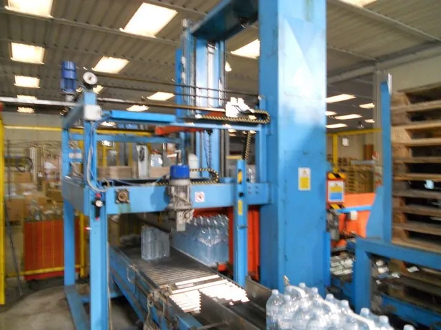 Paletizador Alta Palletizer Alta PET Usada — linha de engarrafamento usada para Palletizers