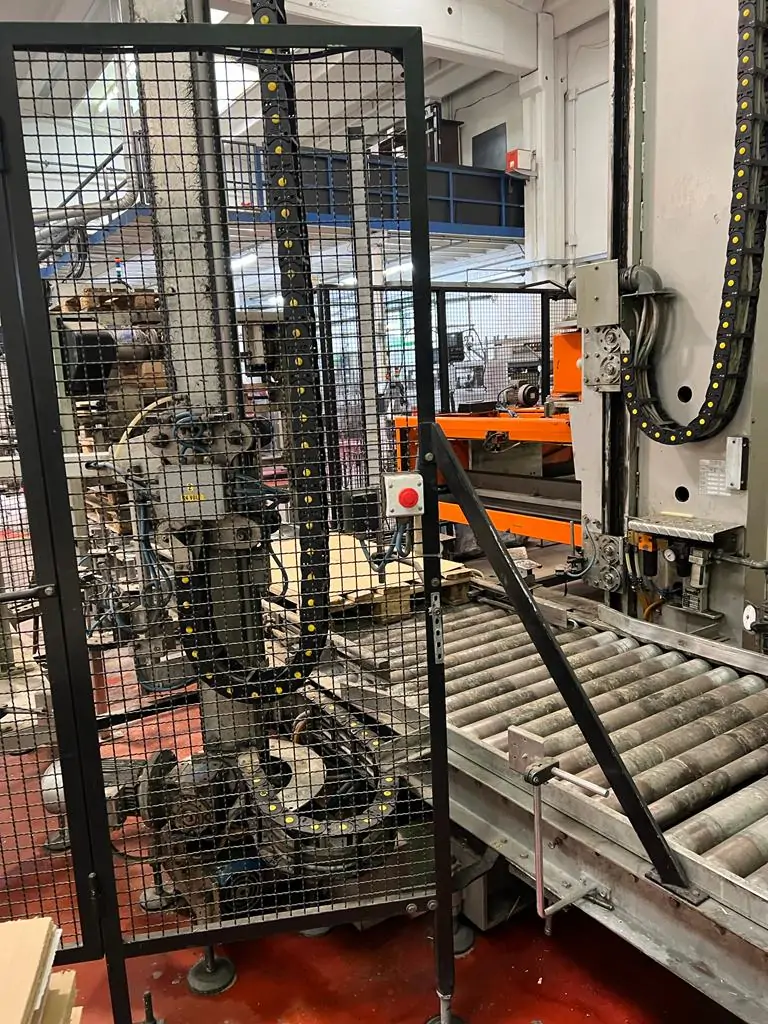 Paletizador Berchi Palletizer Berchi Modula Usada — linha de engarrafamento usada para Palletizers